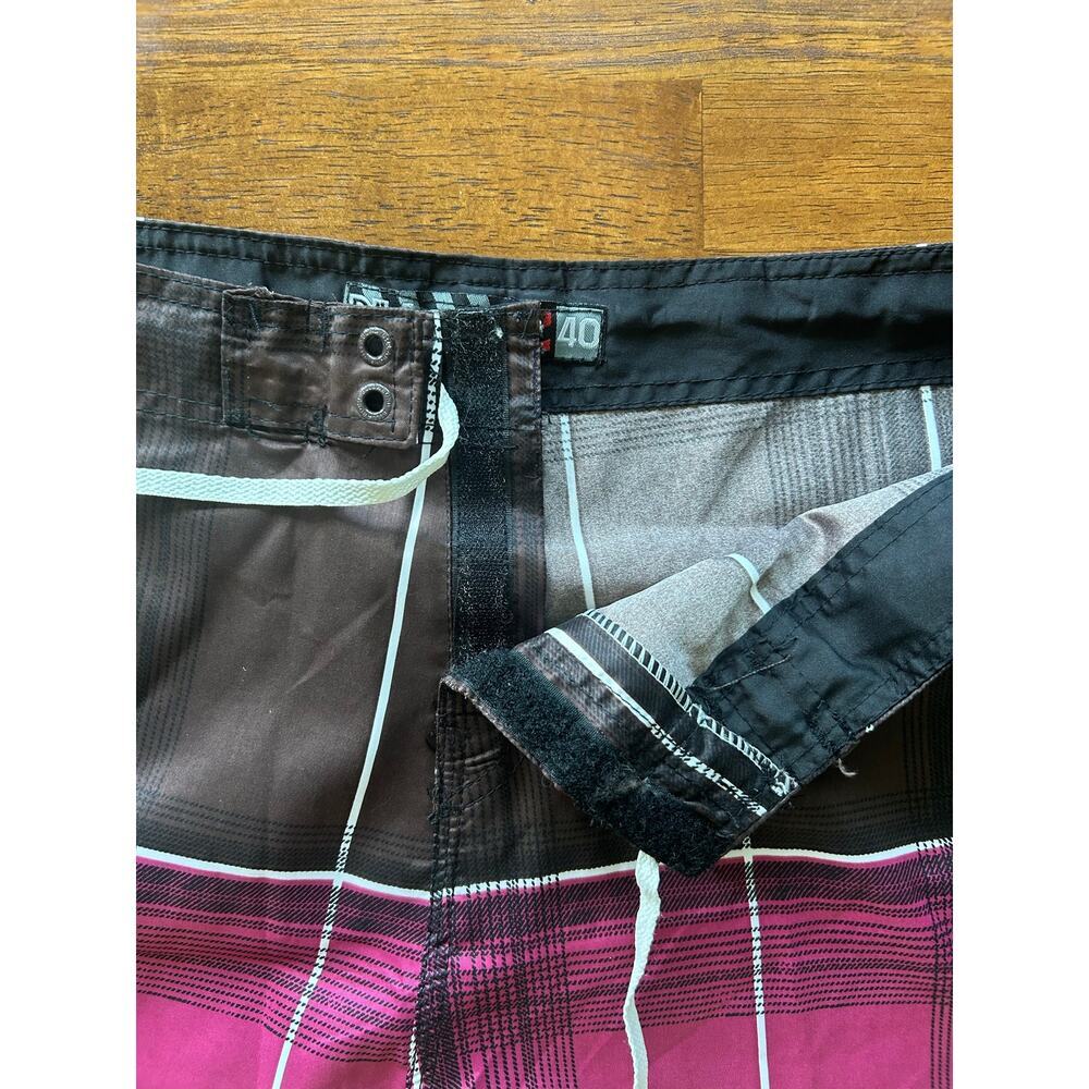 Billabong Quads Plaid Board Shorts, Mens Size 40 Surf Swim Casual Vibrant Colors - Picture 9 of 9